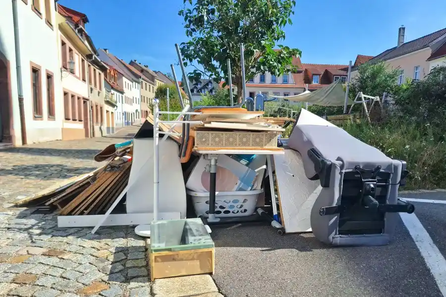 Safe And Efficient Debris Removal Tips For Homeowners Phelan, CA Safe And Efficient Debris Removal Tips For Homeowners Phelan, CA